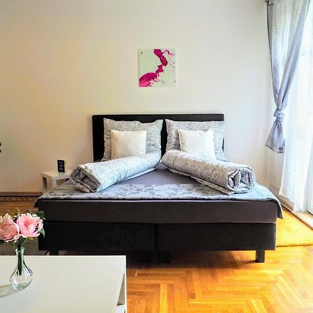 City Villa Schoenbrunn Apartments - Contactless 24H Check-In Viena Exterior foto