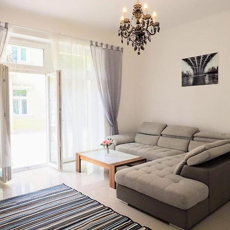 City Villa Schoenbrunn Apartments - Contactless 24H Check-In Viena Exterior foto