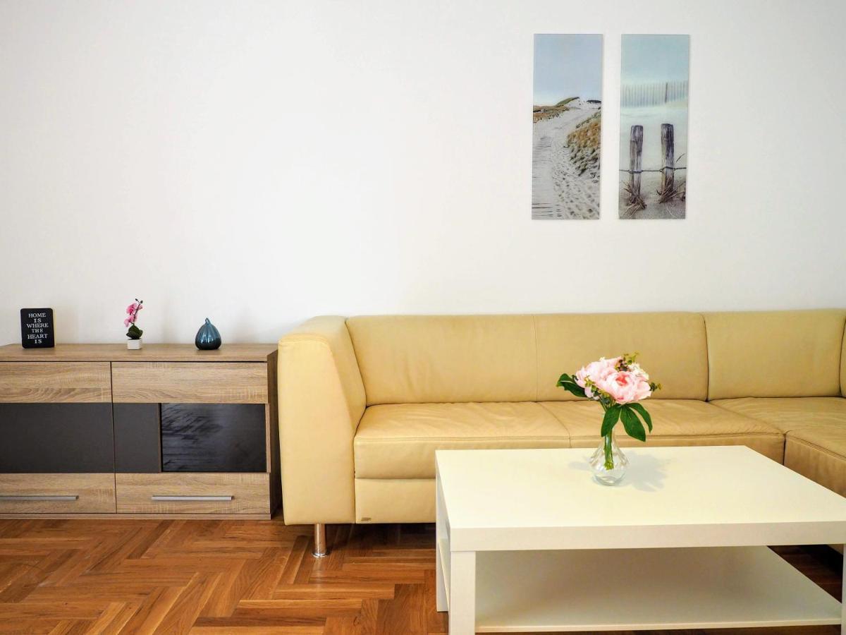 City Villa Schoenbrunn Apartments - Contactless 24H Check-In Viena Exterior foto