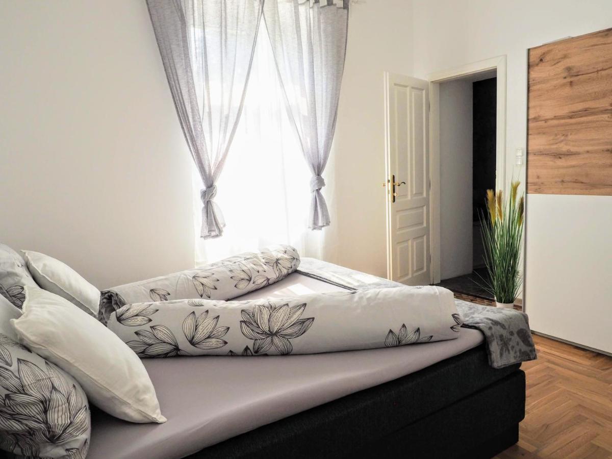 City Villa Schoenbrunn Apartments - Contactless 24H Check-In Viena Exterior foto