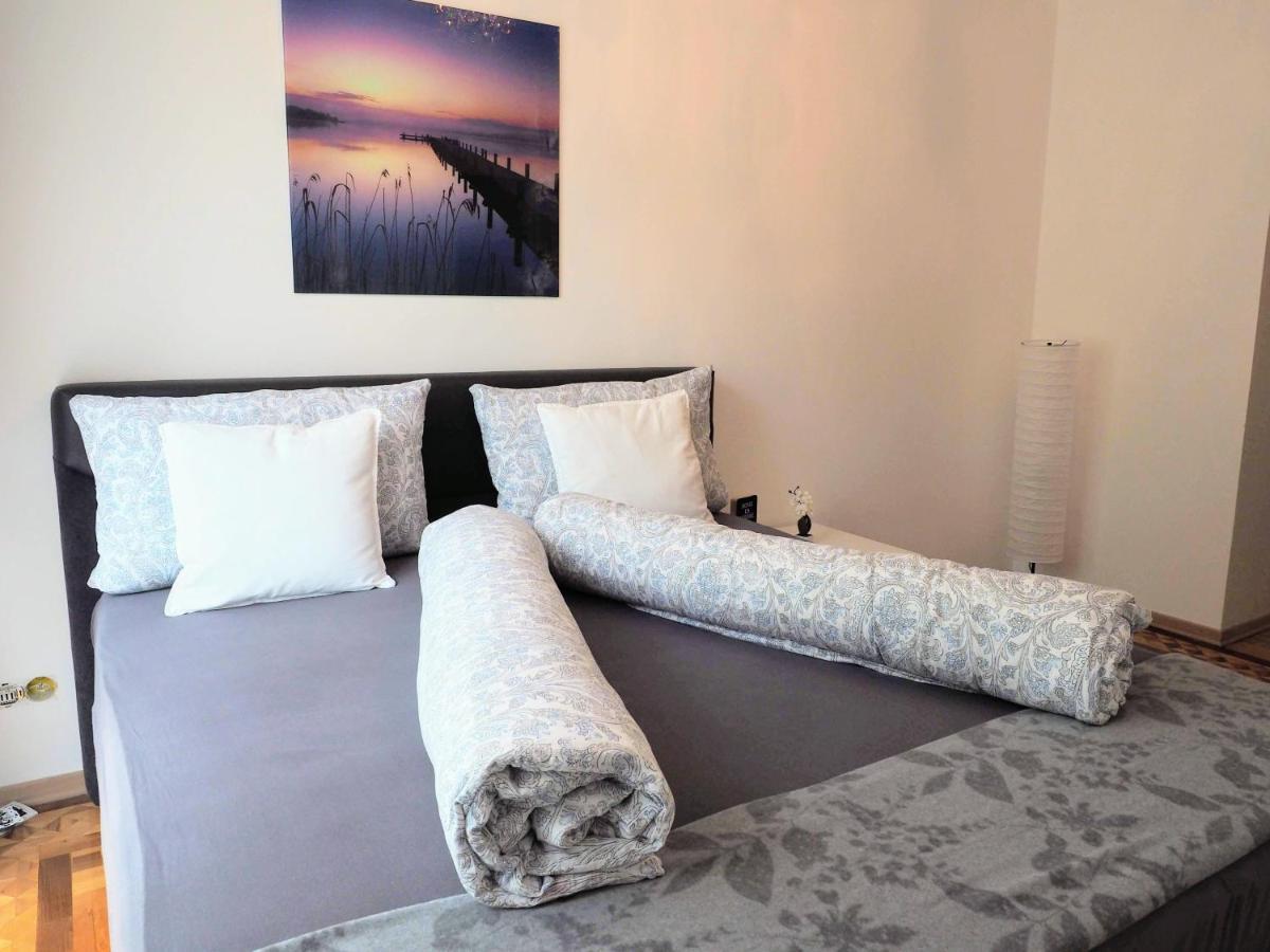 City Villa Schoenbrunn Apartments - Contactless 24H Check-In Viena Exterior foto